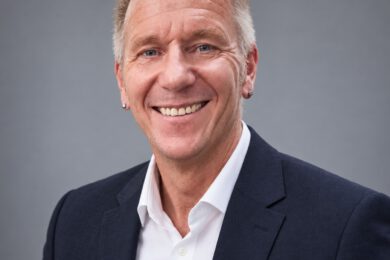 FRANK HUMPKE